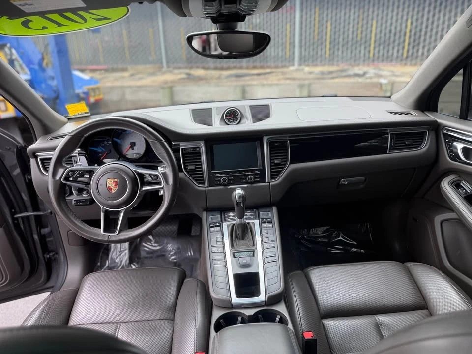 2015 Porsche Macan - Image 6 of 10