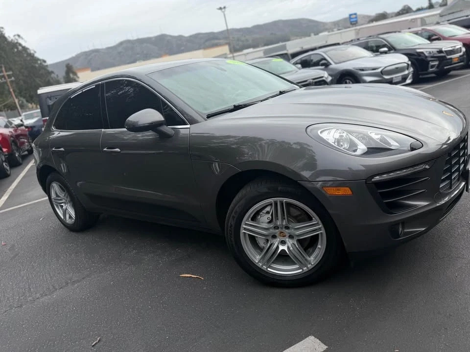 2015 Porsche Macan - Image 2 of 10