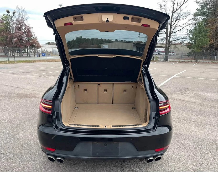2015 Porsche Macan - Image 8 of 19