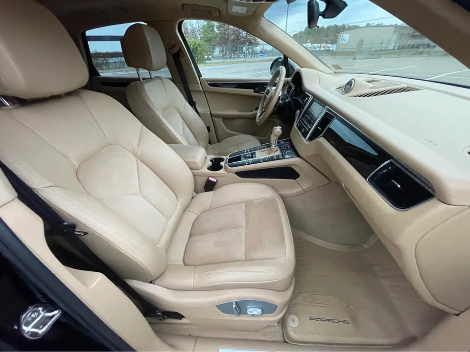 2015 Porsche Macan - Image 11 of 19