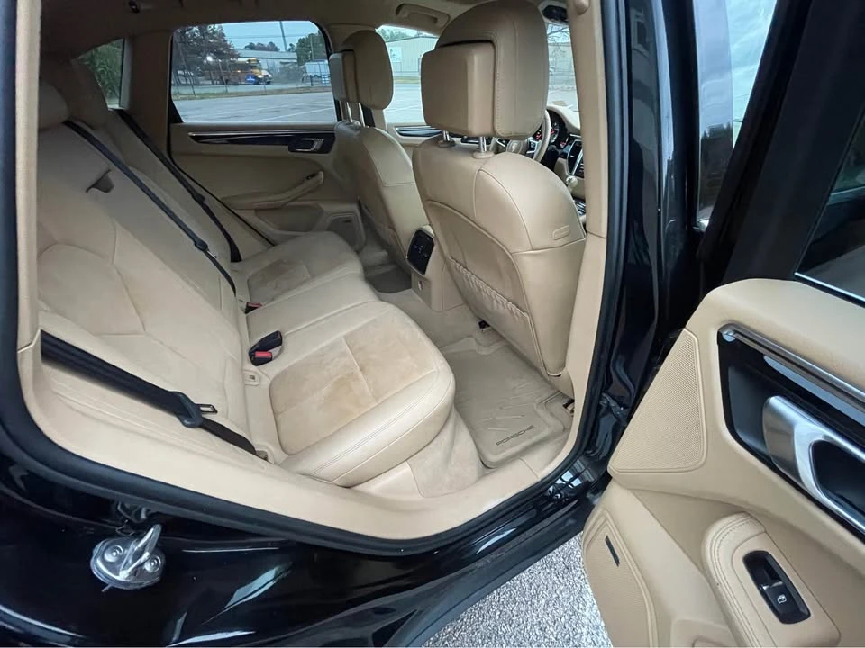 2015 Porsche Macan - Image 12 of 19