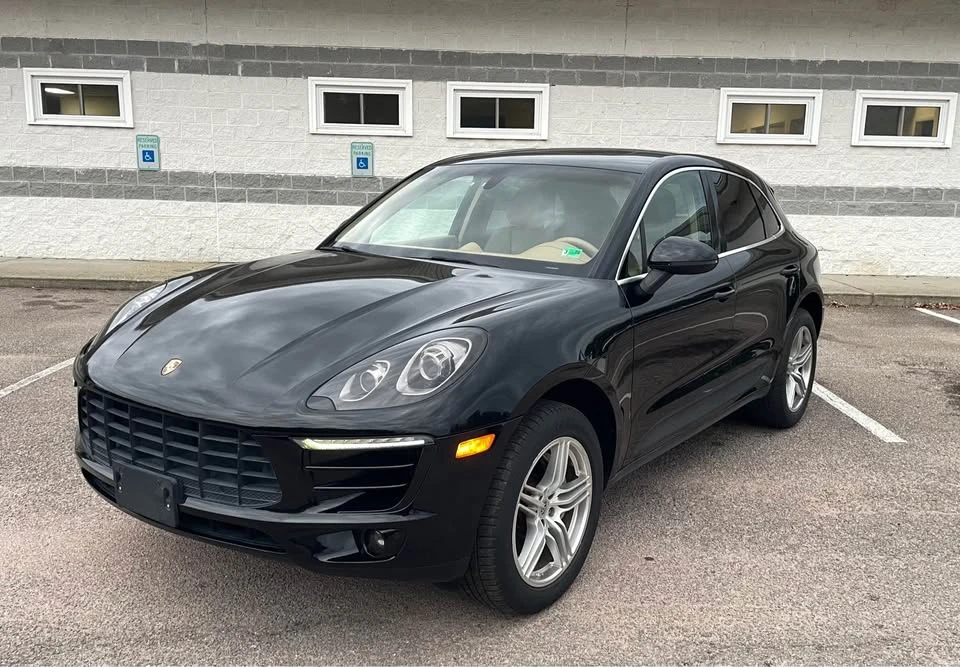 2015 Porsche Macan - Image 2 of 19