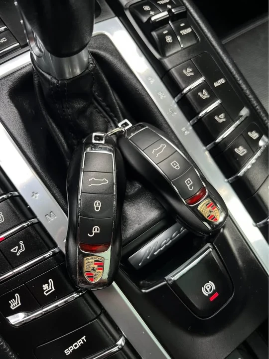 2015 Porsche Macan Turbo - Image 19 of 19