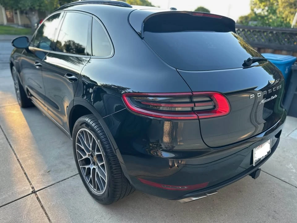 2015 Porsche Macan Turbo - Image 11 of 12