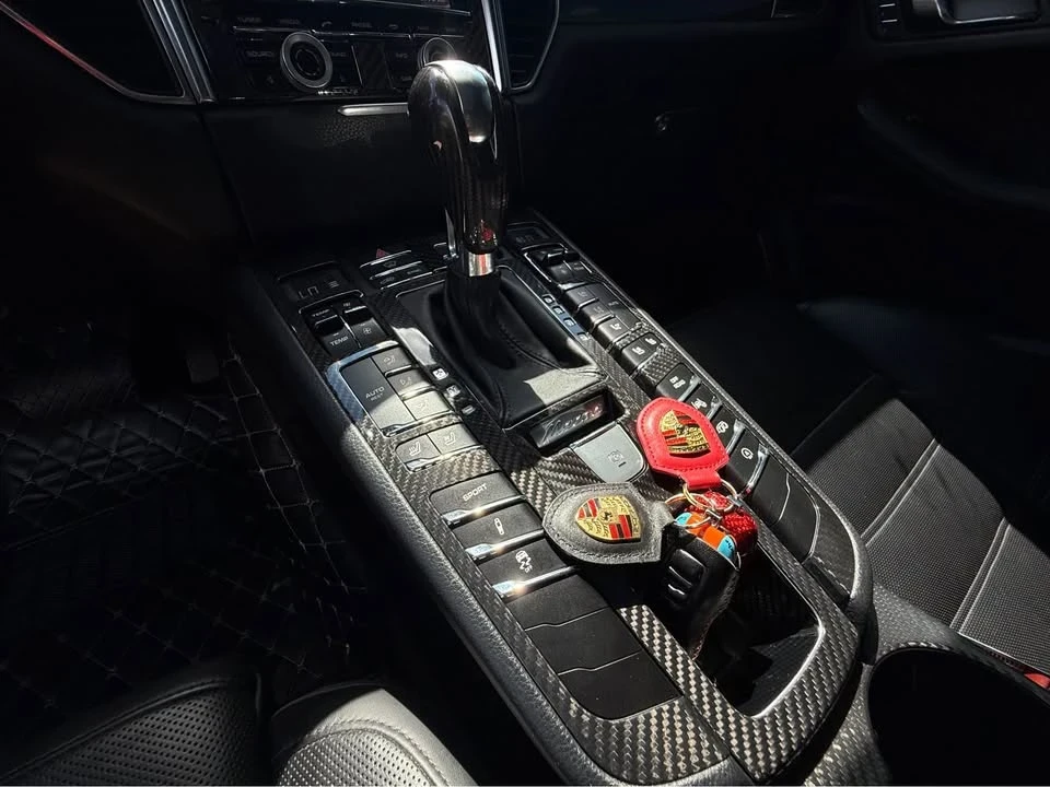 2015 Porsche Macan Turbo - Image 20 of 20