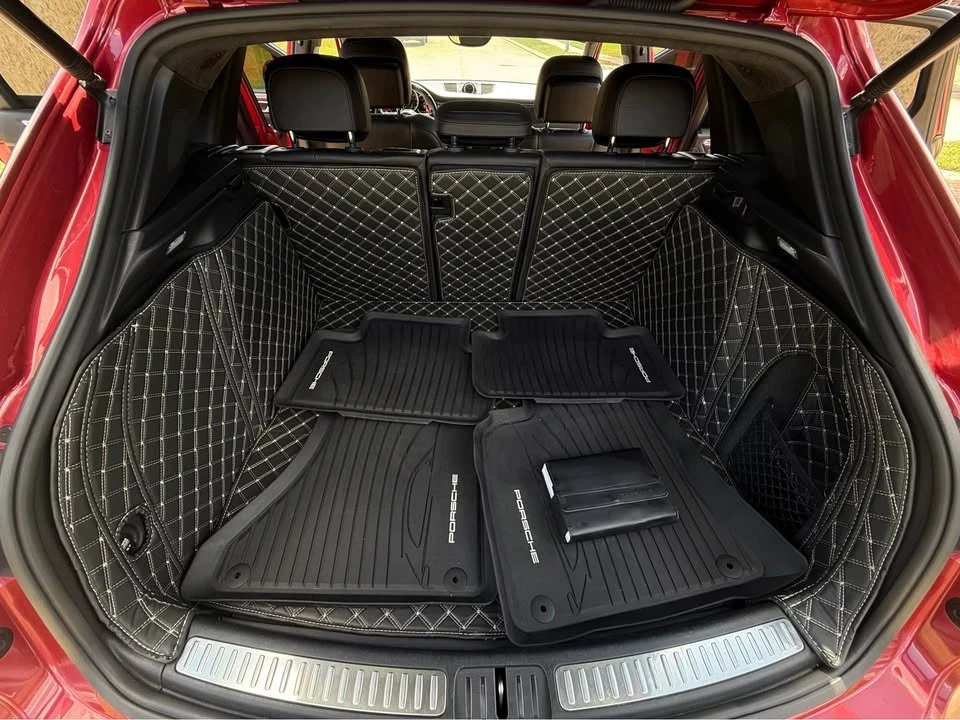 2015 Porsche Macan Turbo - Image 16 of 20