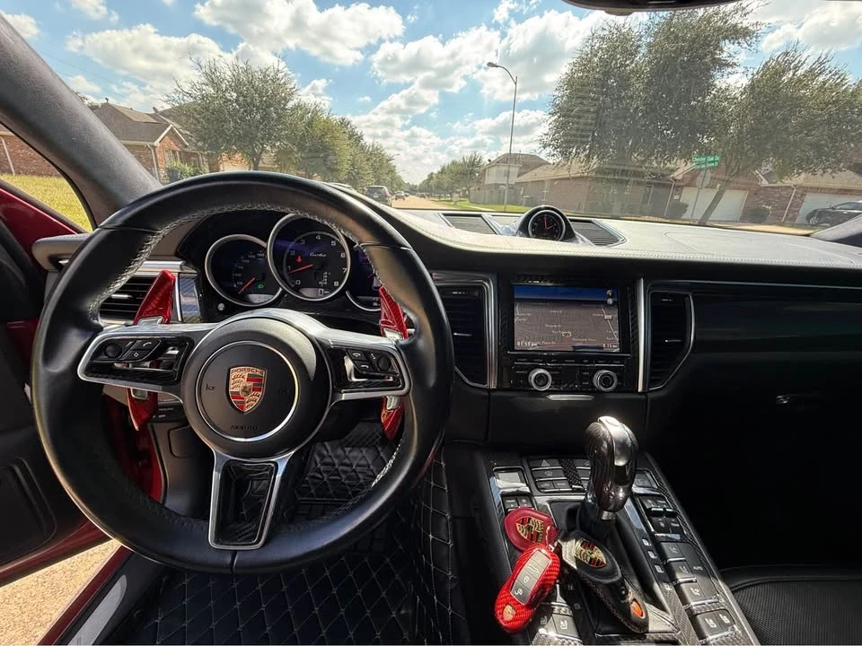 2015 Porsche Macan Turbo - Image 19 of 20