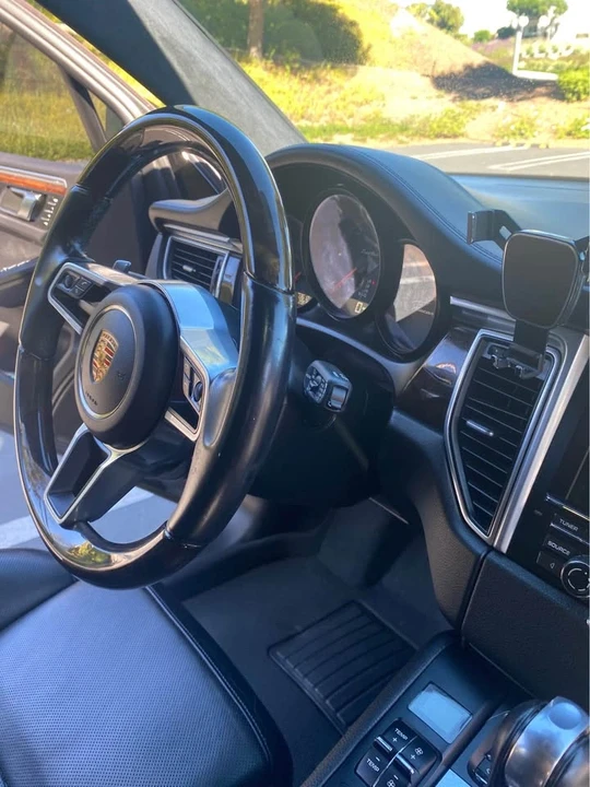 2015 Porsche Macan Turbo - Image 12 of 15