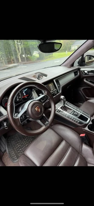 2015 Porsche Macan Turbo - Image 12 of 15