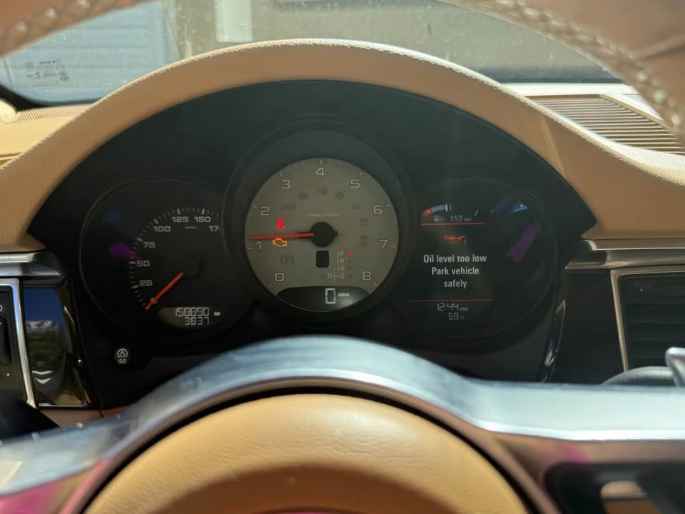 2015 Porsche Macan Turbo - Image 12 of 16