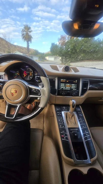 2015 Porsche Macan Turbo - Image 4 of 7
