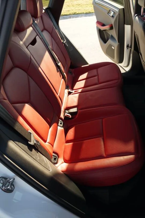 2015 Porsche Macan Turbo - Image 12 of 15