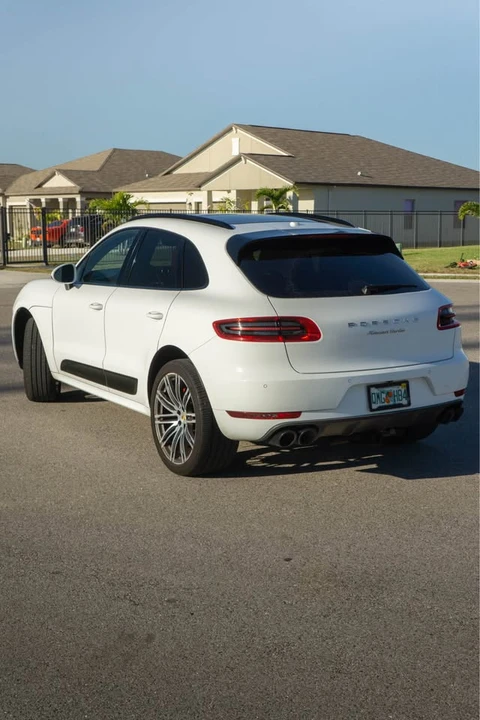 2015 Porsche Macan Turbo - Image 5 of 15