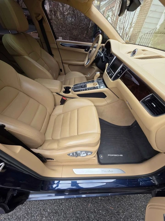 2015 Porsche Macan Turbo - Image 7 of 11