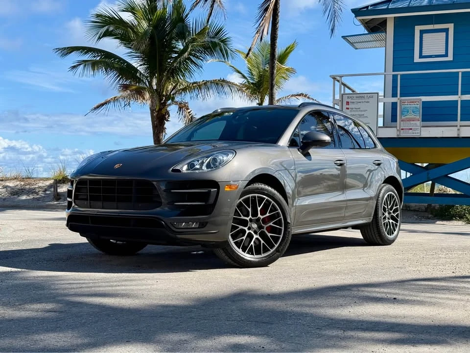 2015 Porsche Macan Turbo - Image 2 of 20