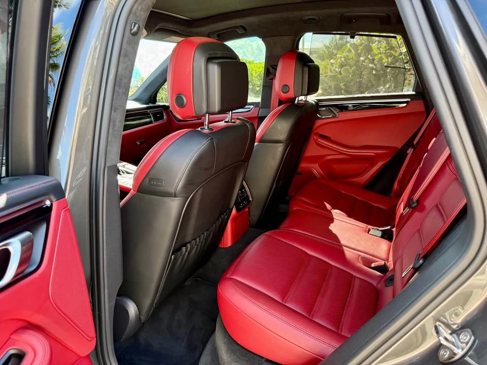 2015 Porsche Macan Turbo - Image 12 of 20