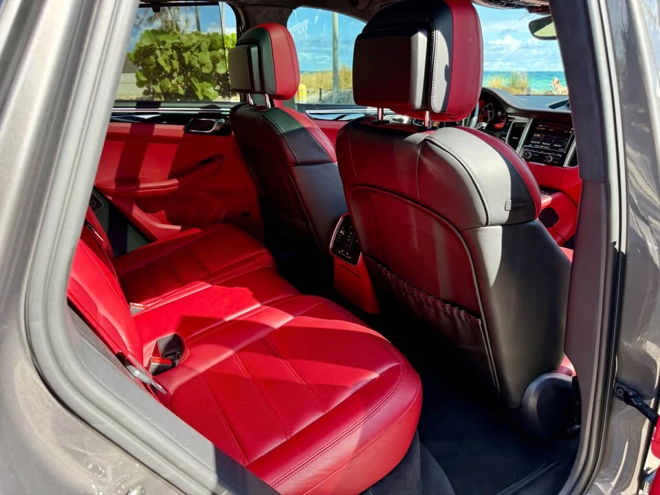2015 Porsche Macan Turbo - Image 13 of 20