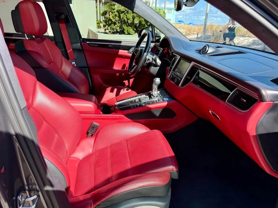 2015 Porsche Macan Turbo - Image 14 of 20