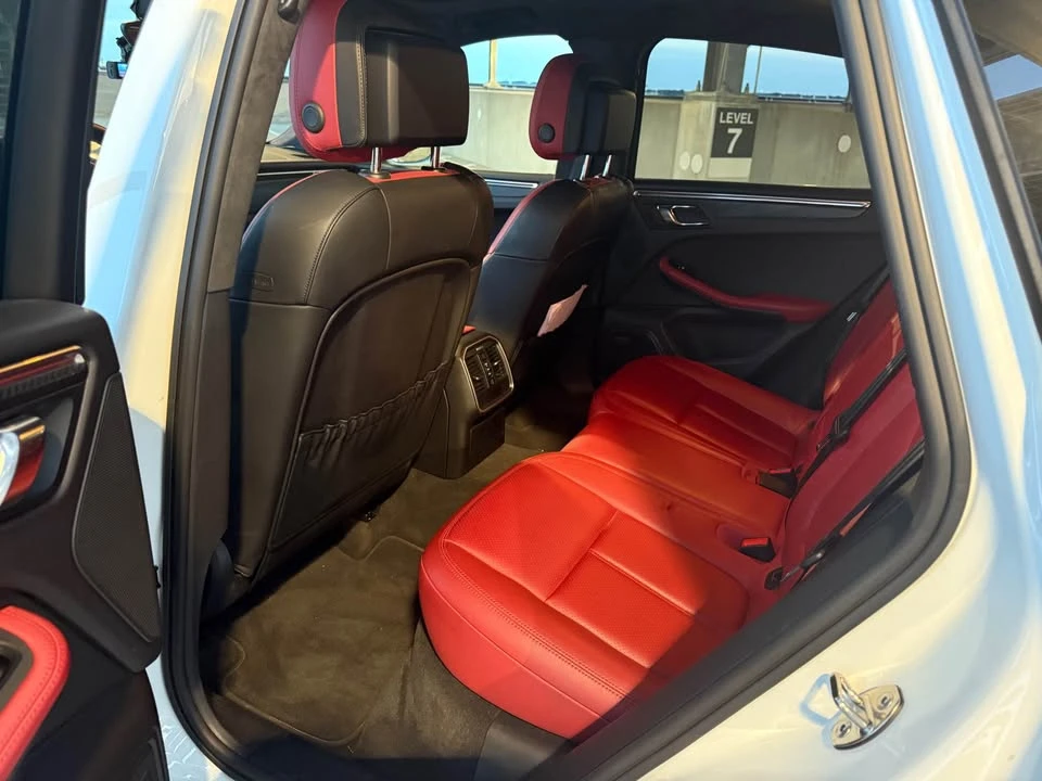 2015 Porsche Macan Turbo - Image 10 of 11