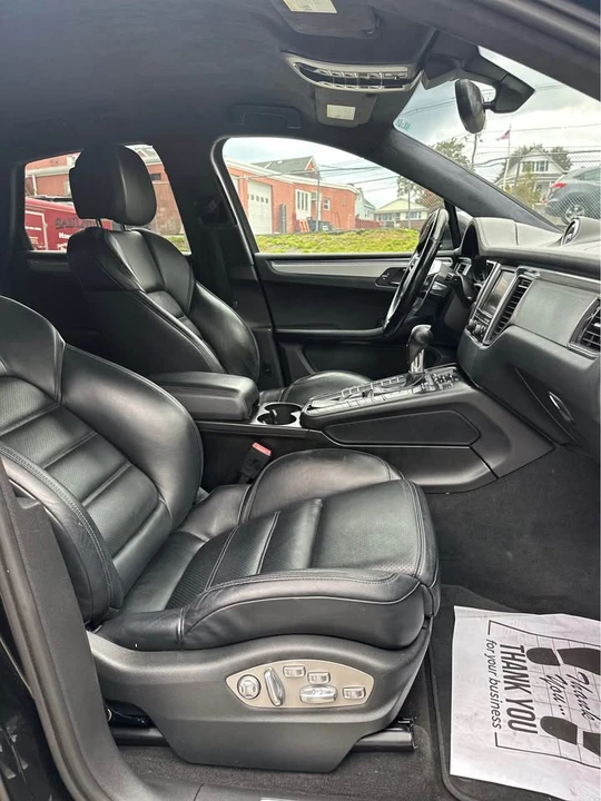 2015 Porsche Macan Turbo - Image 15 of 20