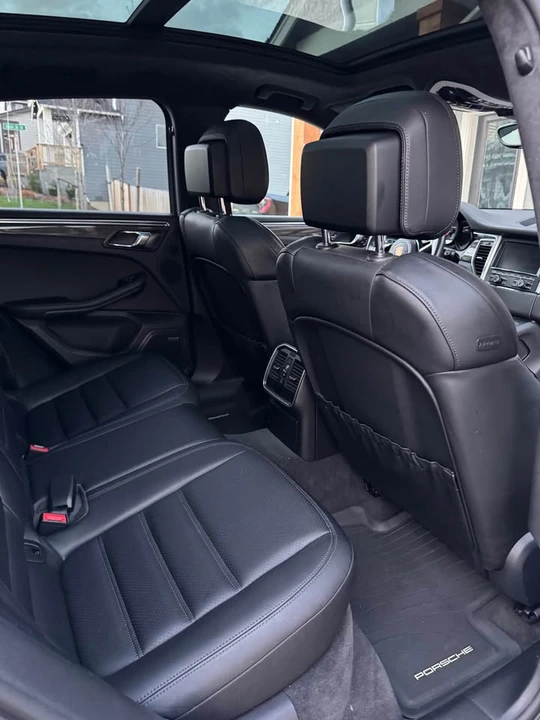 2015 Porsche Macan Turbo - Image 11 of 19
