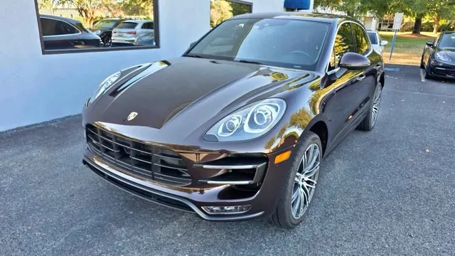 2015 Porsche Macan Turbo w/Performance Pkg