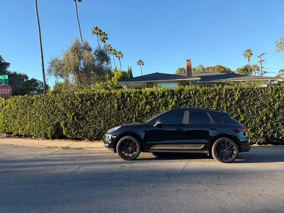 2015 Porsche Macan - Image 3 of 4
