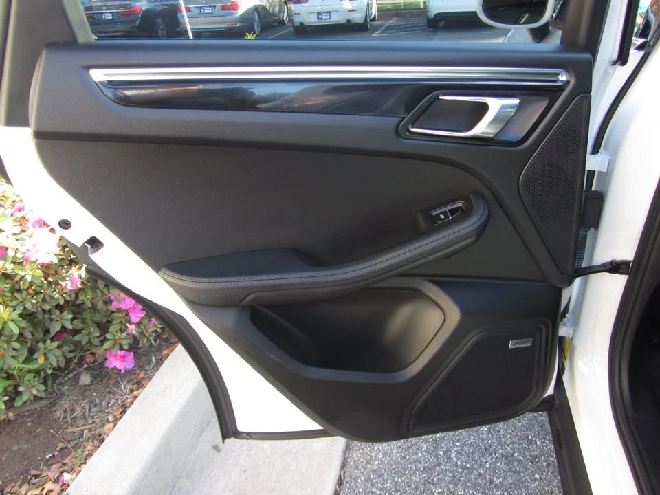 2015 Porsche Macan S - Image 14 of 20