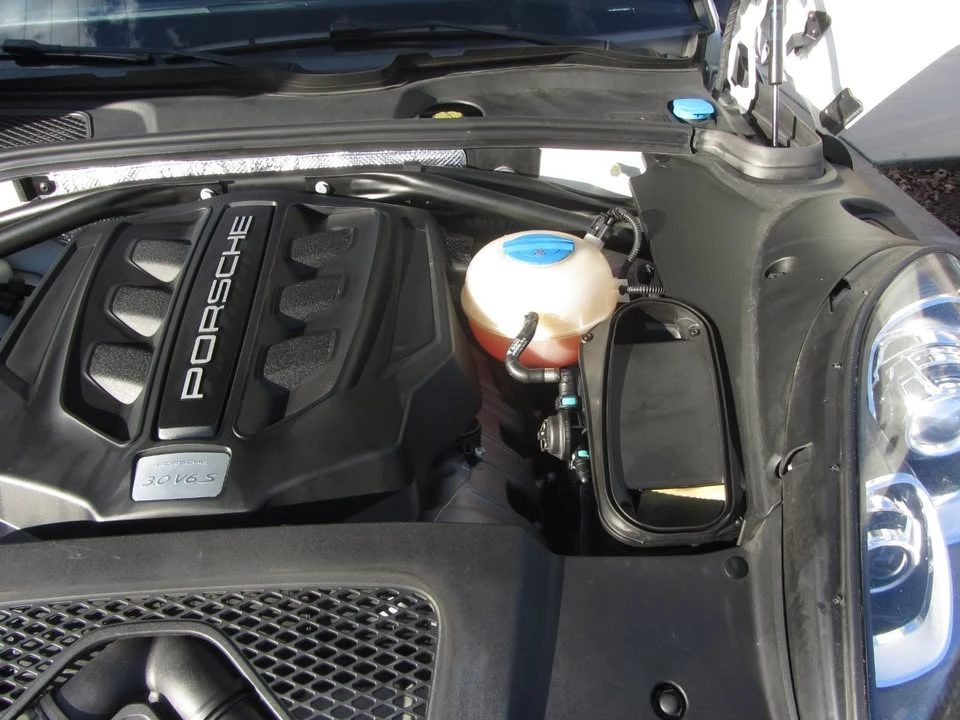 2015 Porsche Macan S - Image 19 of 20