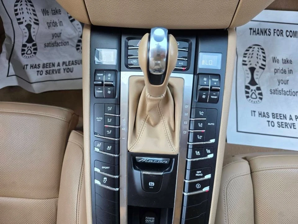 2015 Porsche Macan S - Image 13 of 18