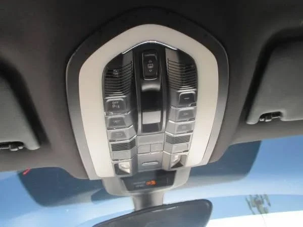 2015 Porsche Macan S - Image 8 of 15