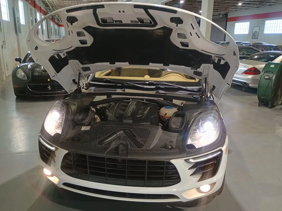 2015 Porsche Macan S - Image 16 of 20