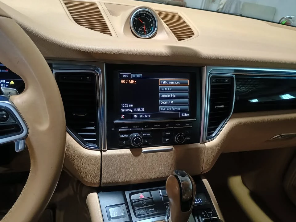 2015 Porsche Macan S - Image 13 of 20