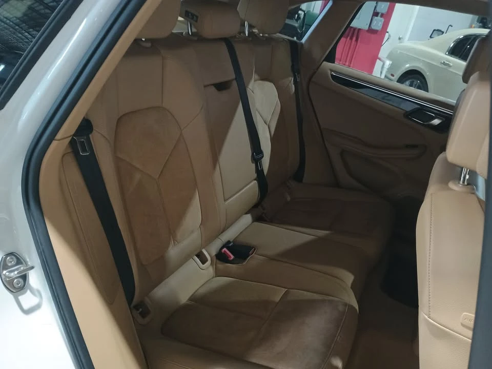 2015 Porsche Macan S - Image 14 of 20