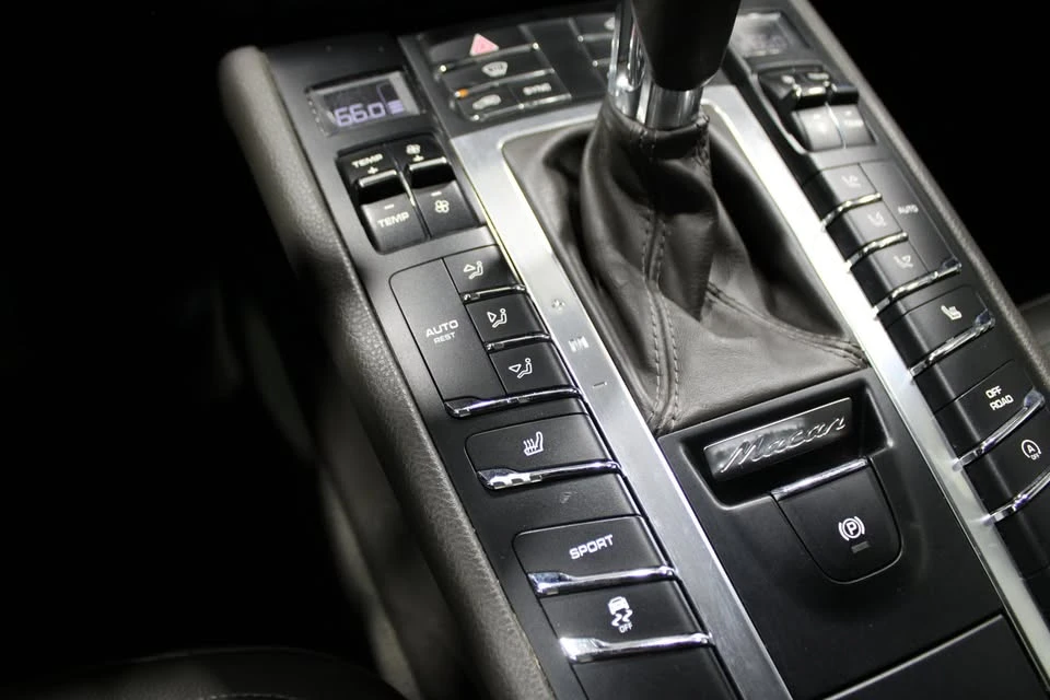 2015 Porsche Macan S - Image 6 of 14