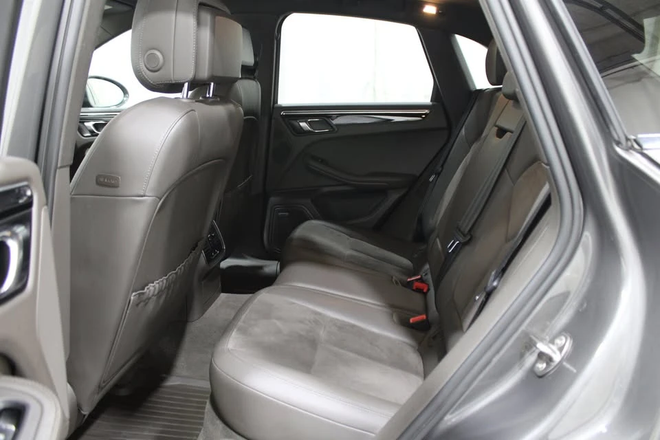 2015 Porsche Macan S - Image 8 of 14