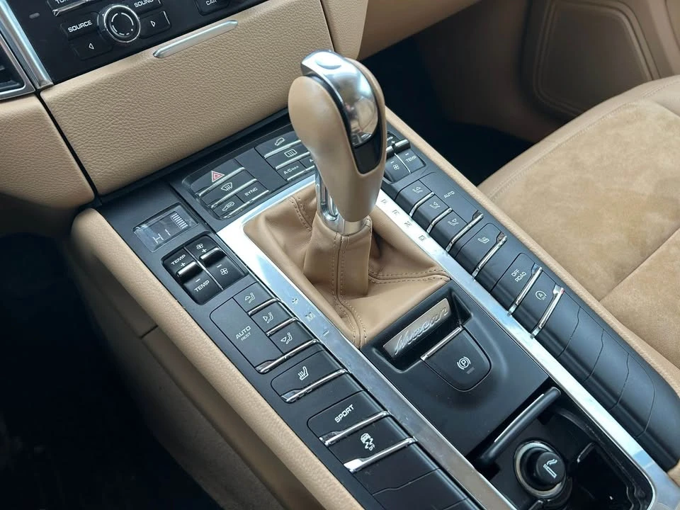 2015 Porsche Macan S - Image 11 of 13
