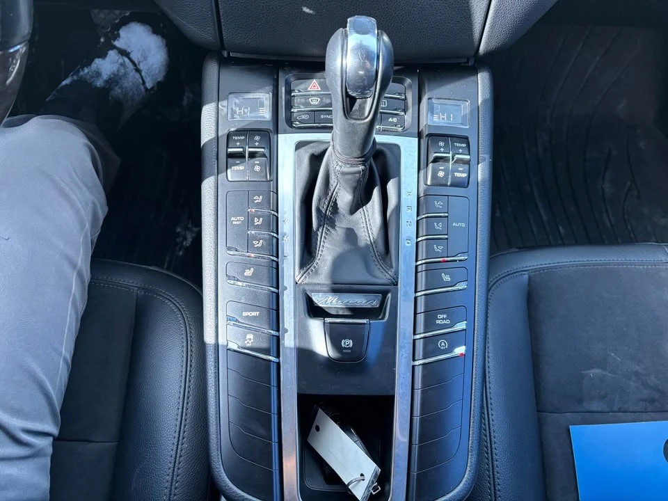 2015 Porsche Macan S - Image 11 of 19