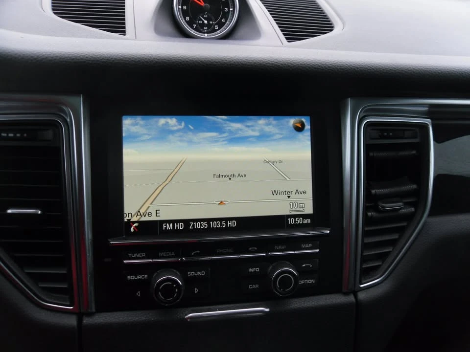 2015 Porsche Macan S - Image 13 of 15