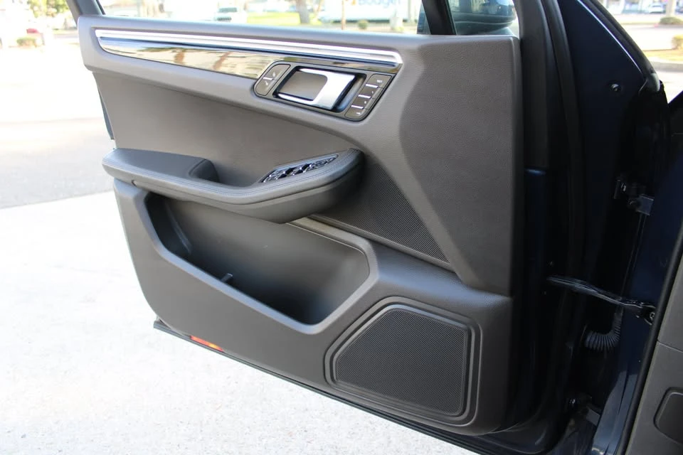 2015 Porsche Macan S - Image 8 of 20