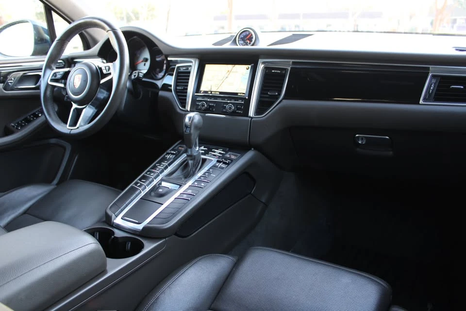 2015 Porsche Macan S - Image 15 of 20