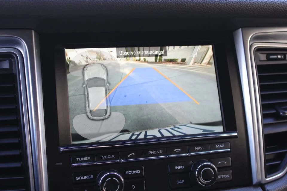 2015 Porsche Macan S - Image 13 of 20