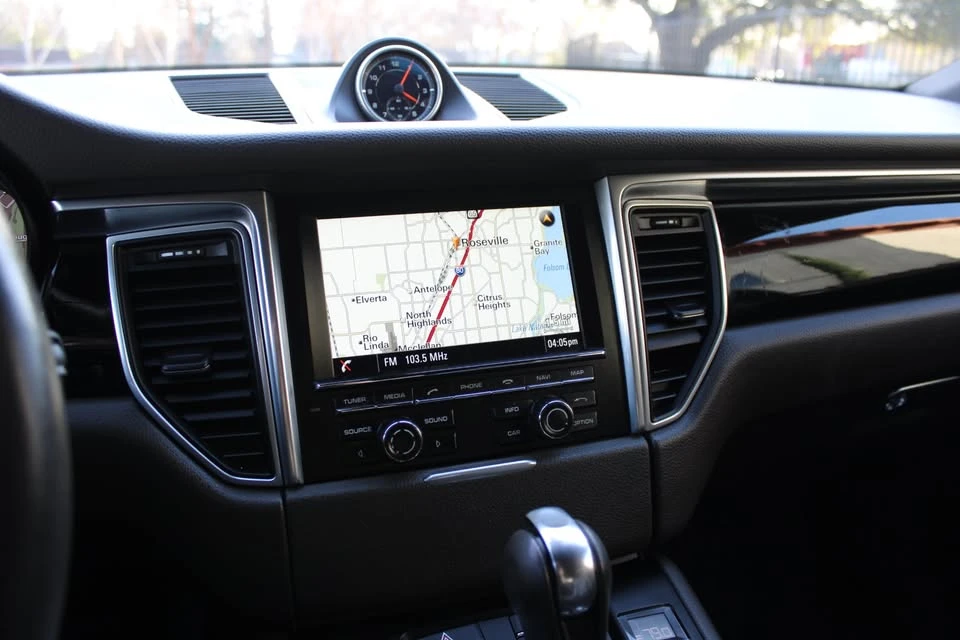 2015 Porsche Macan S - Image 12 of 20