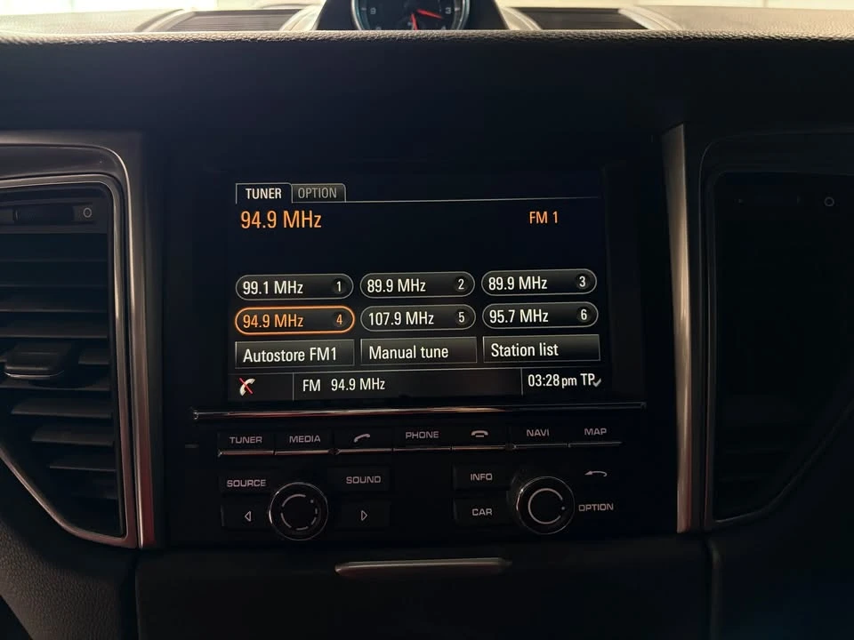 2015 Porsche Macan S - Image 10 of 20
