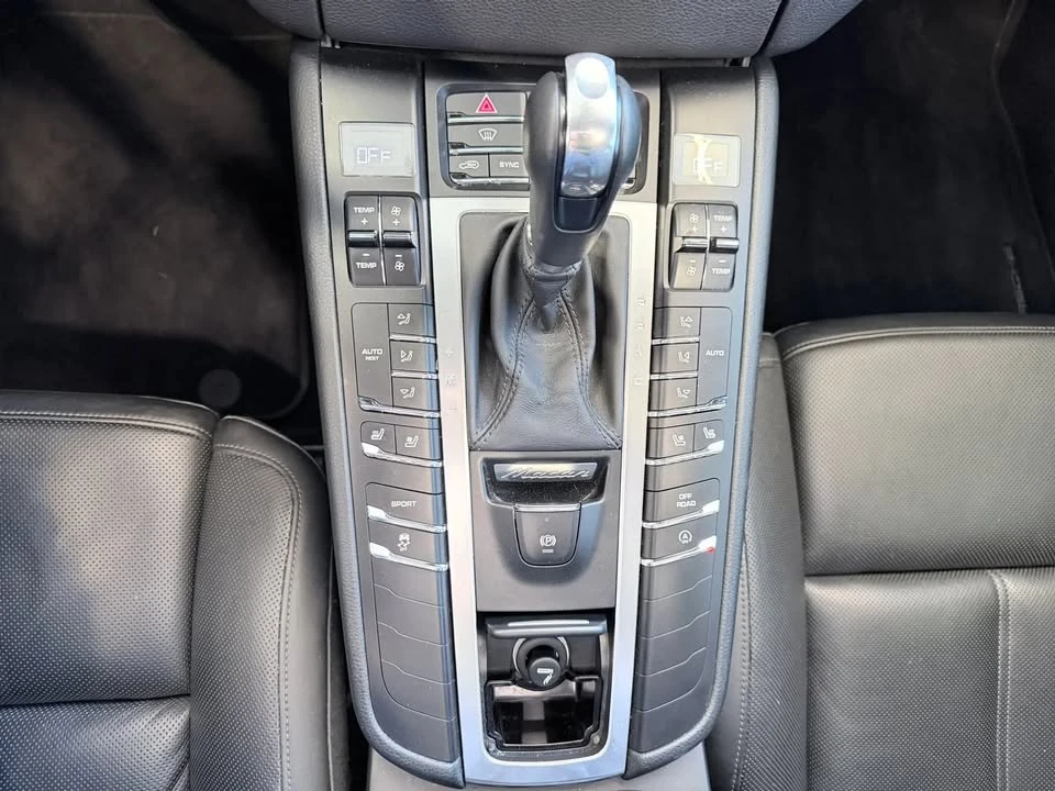 2015 Porsche Macan S - Image 15 of 20