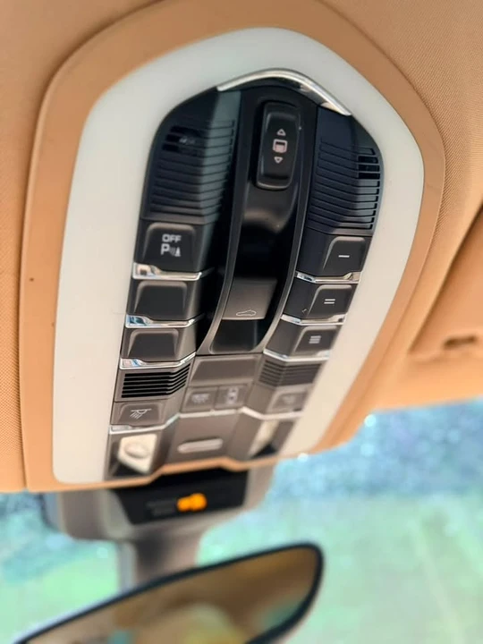 2015 Porsche Macan S - Image 17 of 18