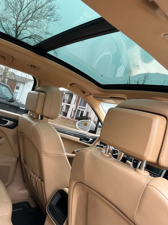 2015 Porsche Macan S - Image 13 of 18