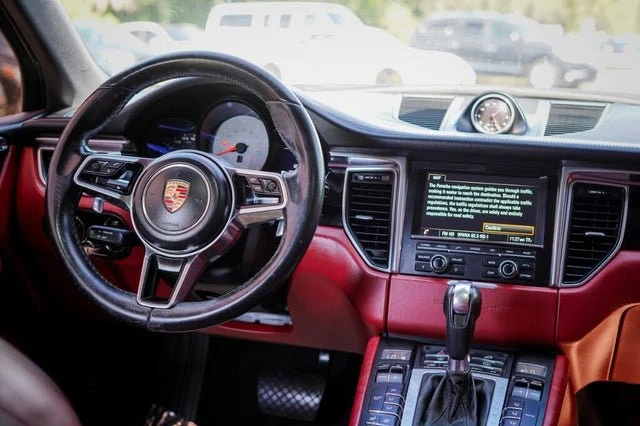 2015 Porsche Macan S - Image 10 of 15