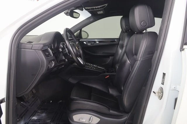 2015 Porsche Macan S - Image 10 of 20