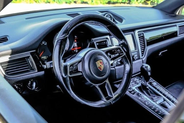 2015 Porsche Macan S - Image 16 of 17